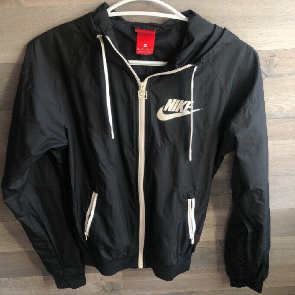 Nike Wind Breaker